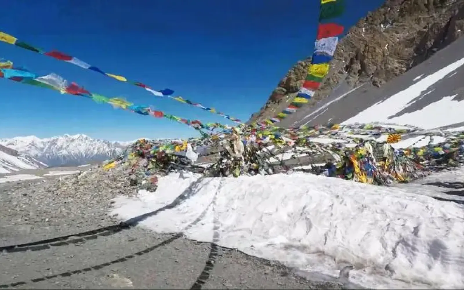 Short Annapurna Circuit Trek: 8-Day Guide & Itinerary
