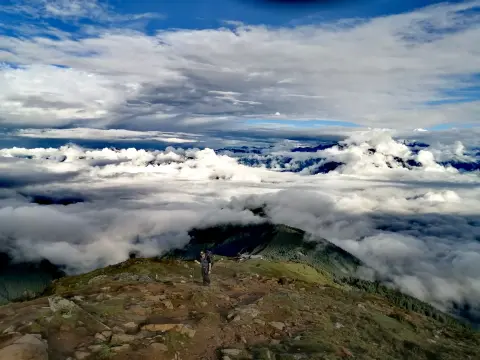 Langtang Valley Trek in Spring: Best Time for Scenic Himalayan Views